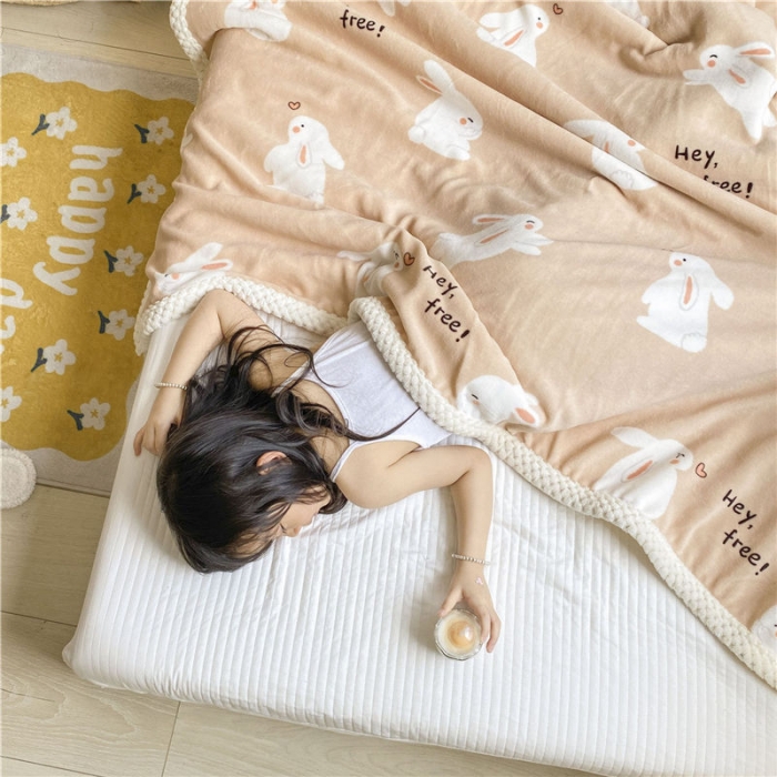 91家纺网 家纺一手货源 找家纺 古吉梦2022新款+牛奶绒+羊羔绒双层毯 咪兔