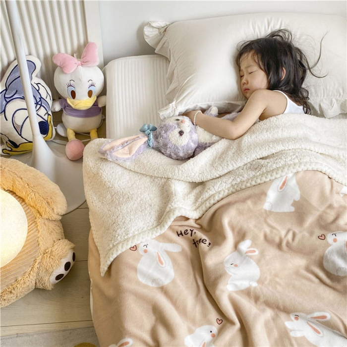 91家纺网 家纺一手货源 找家纺 古吉梦2022新款+牛奶绒+羊羔绒双层毯 咪兔