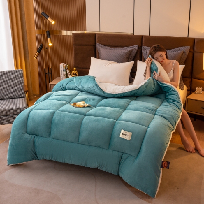 91家纺网 家纺一手货源 找家纺 梦恬佳 2022新款牛奶绒羊羔绒冬被被子被芯 湖蓝色