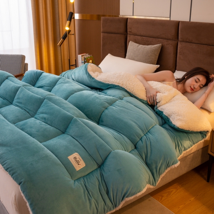 91家纺网 家纺一手货源 找家纺 梦恬佳 2022新款牛奶绒羊羔绒冬被被子被芯 湖蓝色