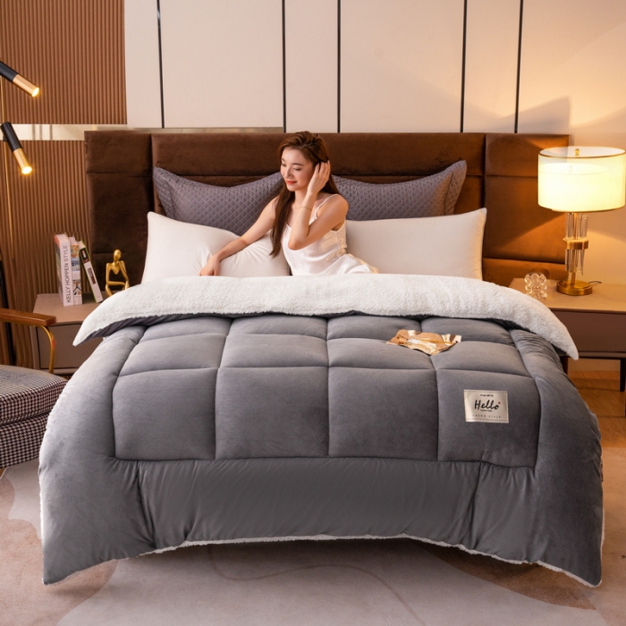 91家纺网 家纺一手货源 找家纺 梦恬佳 2022新款牛奶绒羊羔绒冬被被子被芯 简约灰