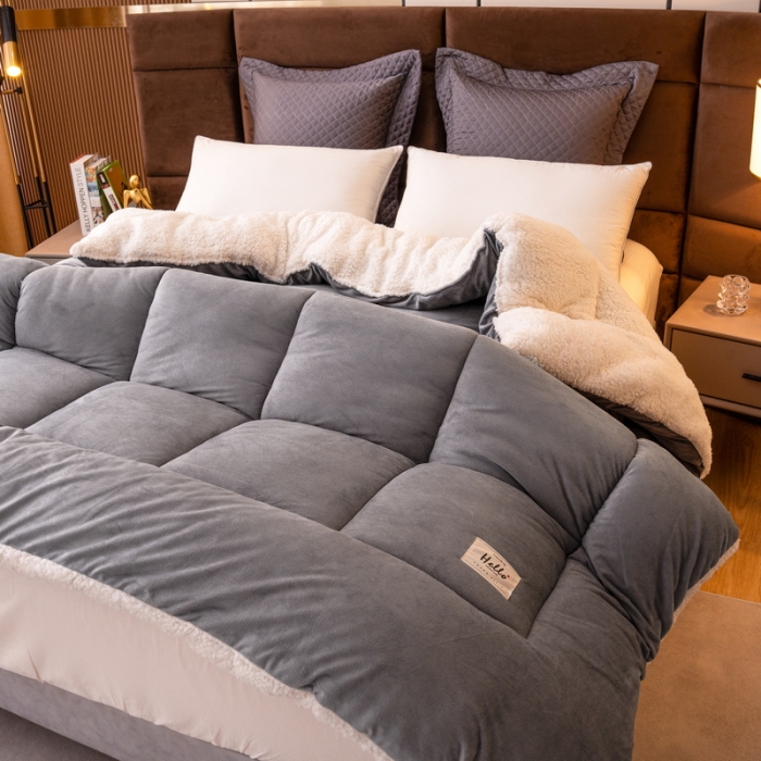 91家纺网 家纺一手货源 找家纺 梦恬佳 2022新款牛奶绒羊羔绒冬被被子被芯 简约灰