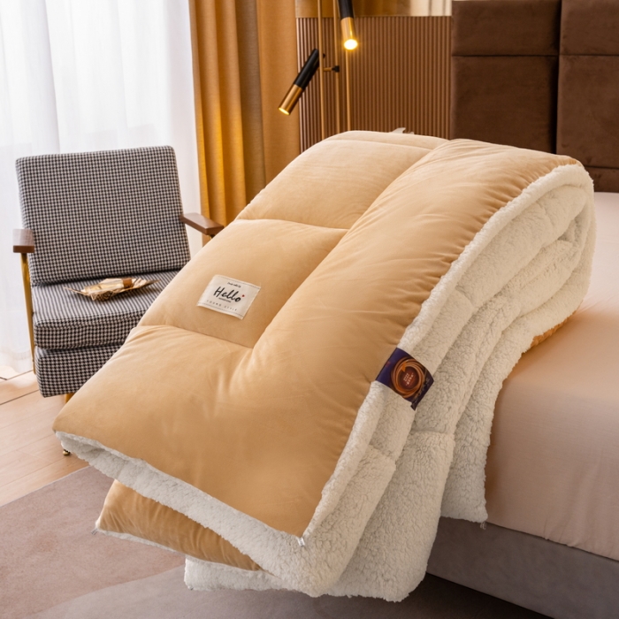 91家纺网 家纺一手货源 找家纺 梦恬佳 2022新款牛奶绒羊羔绒冬被被子被芯 浅卡其