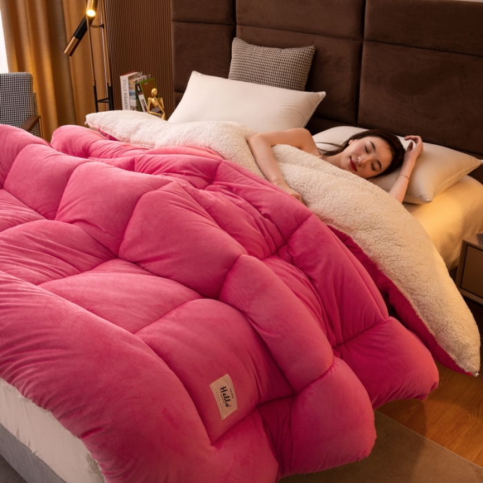91家纺网 家纺一手货源 找家纺 梦恬佳 2022新款牛奶绒羊羔绒冬被被子被芯 樱桃粉
