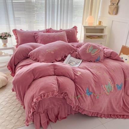 铠畅直播供货轻奢韩版花边高克重牛奶绒刺绣四件套床裙款蝶恋豆沙