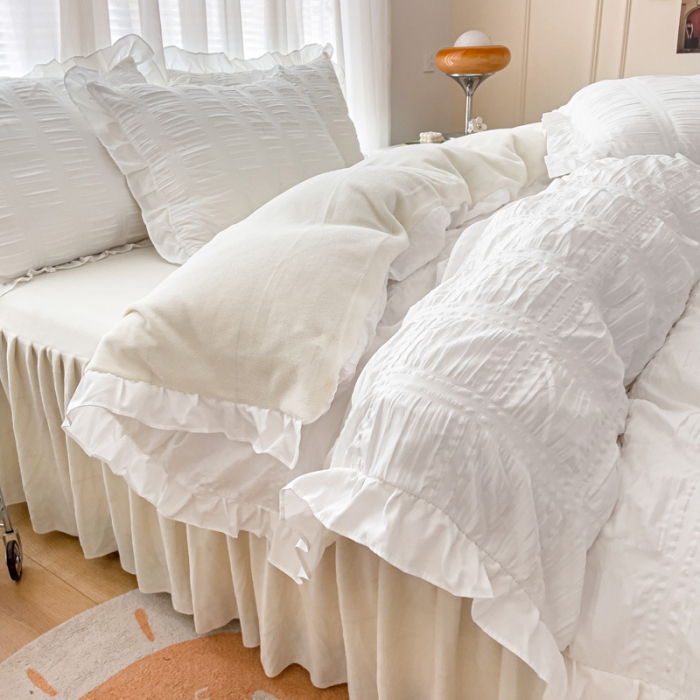 91家纺网 家纺一手货源 找家纺 绒兔兔 A版泡泡纱+B版牛奶绒韩版床裙床单四件套 月光白