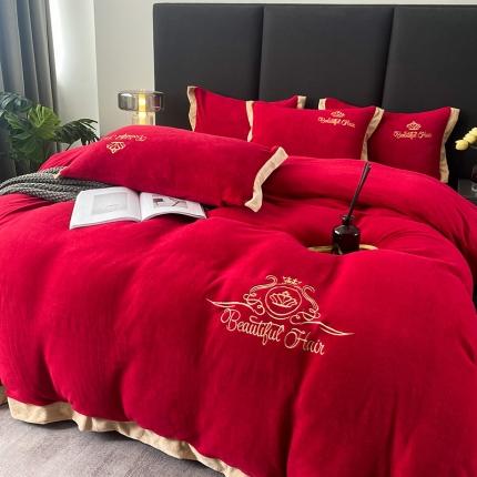 91家纺网 家纺一手货源 找家纺 铠畅 2022年新款冬季爆款牛奶绒绒四件套 皇冠-红