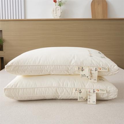 91家纺网 家纺一手货源 找家纺 （总）麦肯锡22新素棉A类母婴系列云柔酒店羽丝绒双人长枕系列