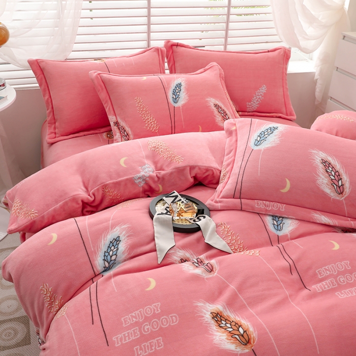 91家纺网 家纺一手货源 找家纺 优姿2022新款9斤重牛奶棉床裙款四件套 风吹麦浪