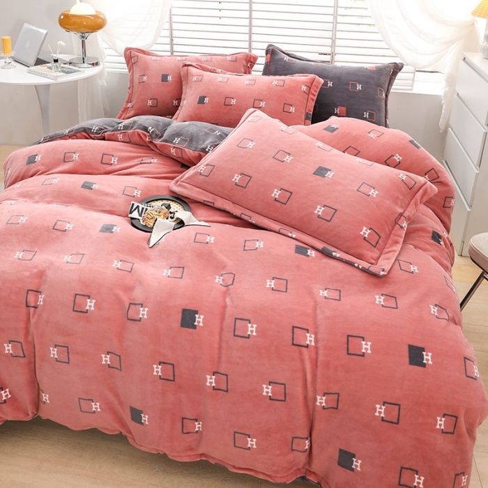 91家纺网 家纺一手货源 找家纺 优姿2022新款9斤重牛奶棉床裙款四件套 西雅图-红