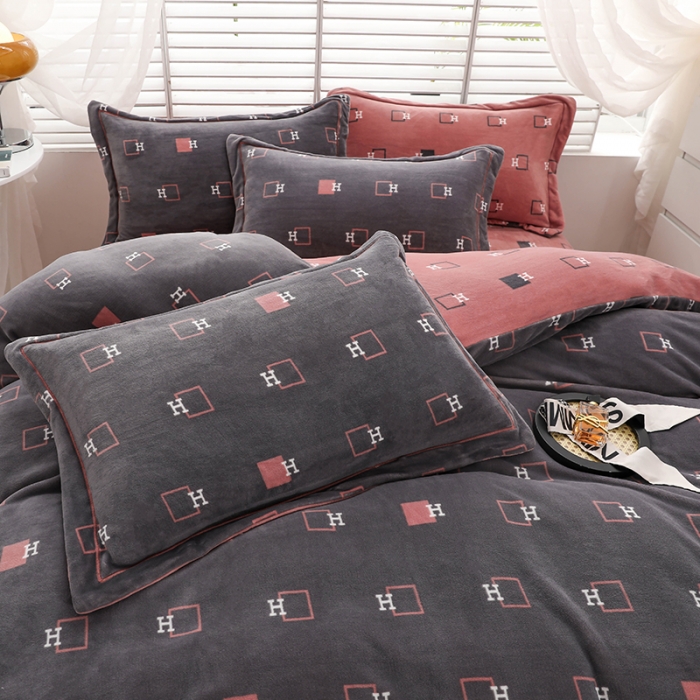 91家纺网 家纺一手货源 找家纺 优姿2022新款9斤重牛奶棉床裙款四件套 西雅图-咖