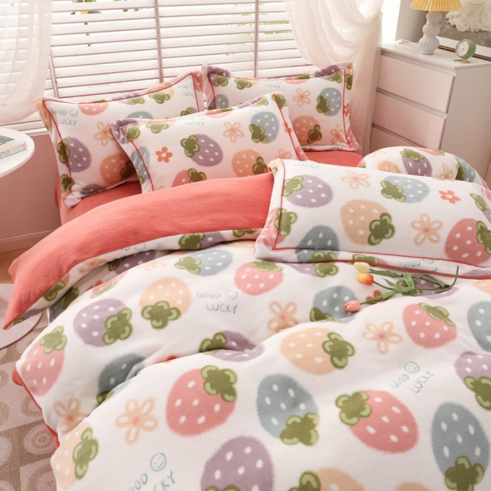 91家纺网 家纺一手货源 找家纺 优姿2022新款9斤重牛奶棉床裙款四件套 小草莓