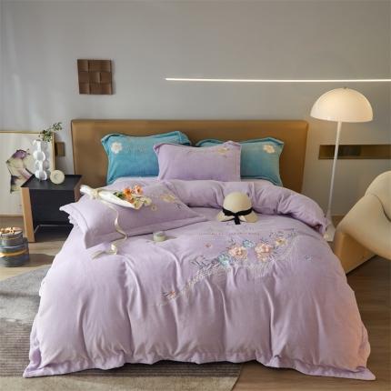 91家纺网 家纺一手货源 找家纺 （总）名品优仓 新款230g牛奶绒刺绣四件套-贝拉花园