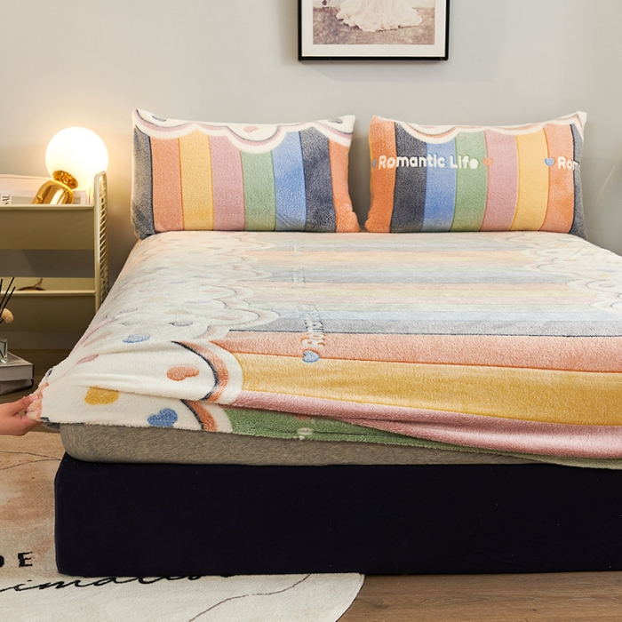 91家纺网 家纺一手货源 找家纺 被多多 2022新款3D立体高克重雪花绒印花床笠 爱心彩虹