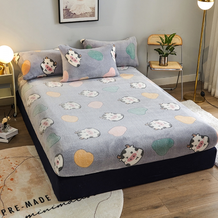 91家纺网 家纺一手货源 找家纺 被多多 2022新款3D立体高克重雪花绒印花床笠 奶牛灰