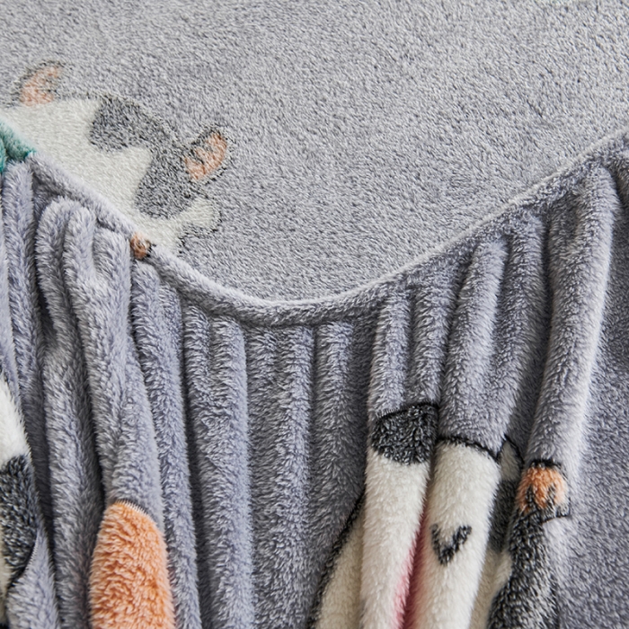 91家纺网 家纺一手货源 找家纺 被多多 2022新款3D立体高克重雪花绒印花床笠 奶牛灰