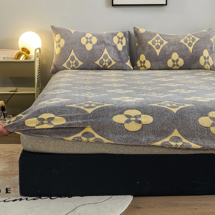 91家纺网 家纺一手货源 找家纺 被多多 2022新款3D立体高克重雪花绒印花床笠 四叶草