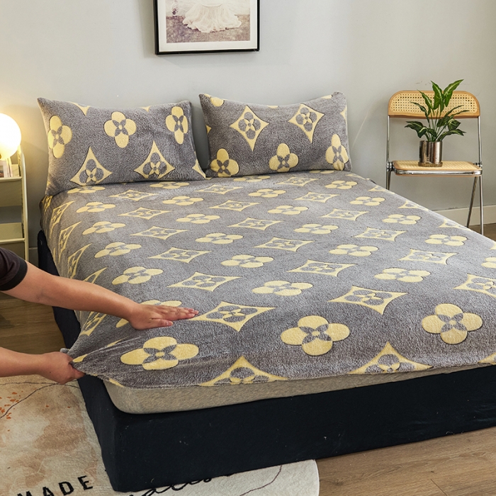 91家纺网 家纺一手货源 找家纺 被多多 2022新款3D立体高克重雪花绒印花床笠 四叶草