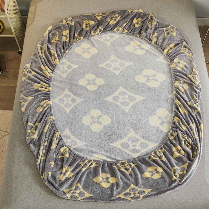 91家纺网 家纺一手货源 找家纺 被多多 2022新款3D立体高克重雪花绒印花床笠 四叶草