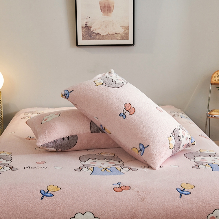 91家纺网 家纺一手货源 找家纺 被多多 2022新款3D立体高克重雪花绒印花床笠 樱桃女孩