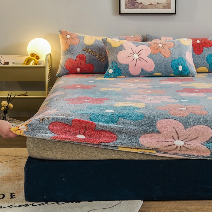 91家纺网 家纺一手货源 找家纺 被多多 2022新款3D立体高克重雪花绒印花床笠 蔓蔓花舞