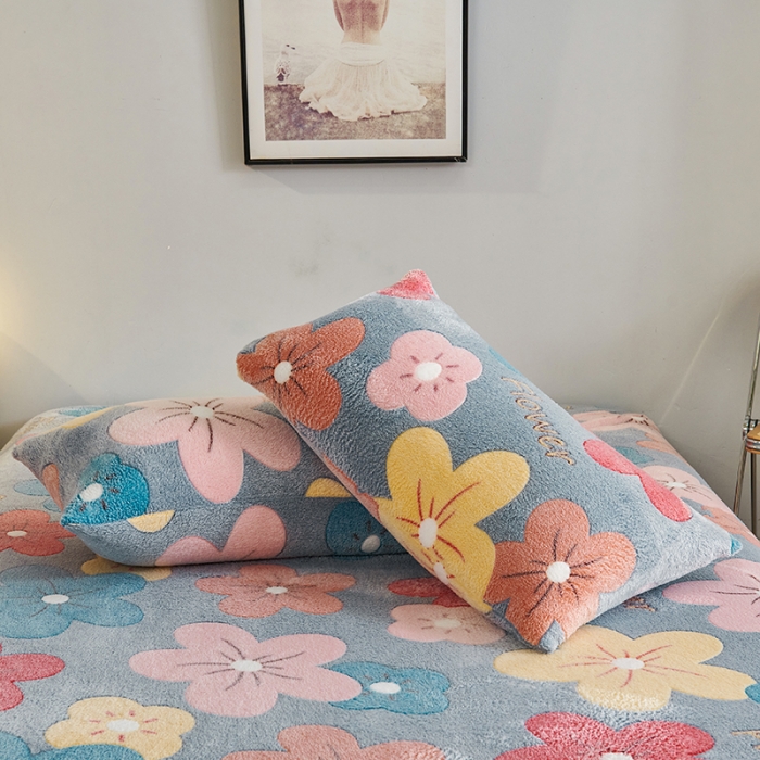 91家纺网 家纺一手货源 找家纺 被多多 2022新款3D立体高克重雪花绒印花床笠 蔓蔓花舞