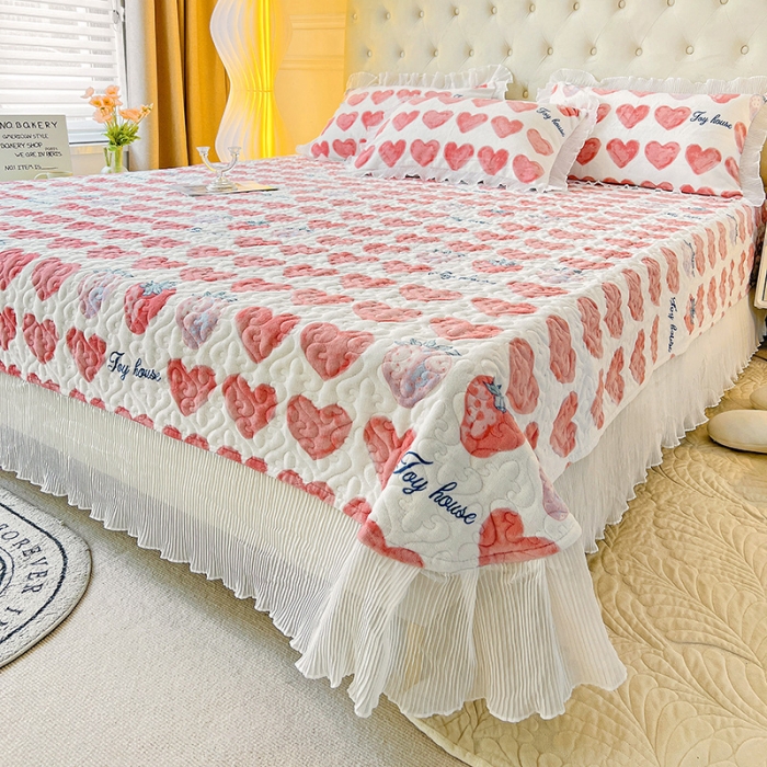 91家纺网 家纺一手货源 找家纺 澳梵  2022新款牛奶绒印花床盖三件套四件套 草莓多多