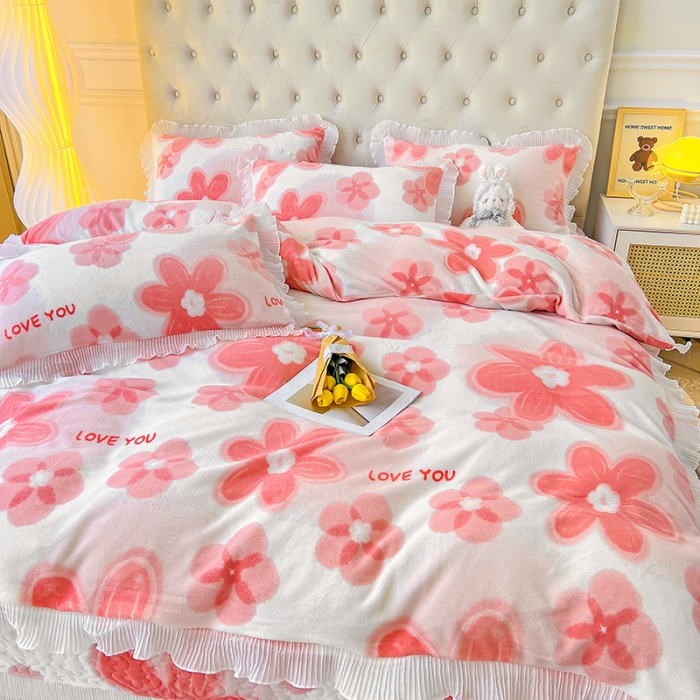 91家纺网 家纺一手货源 找家纺 澳梵  2022新款牛奶绒印花床盖三件套四件套 粉色花朵