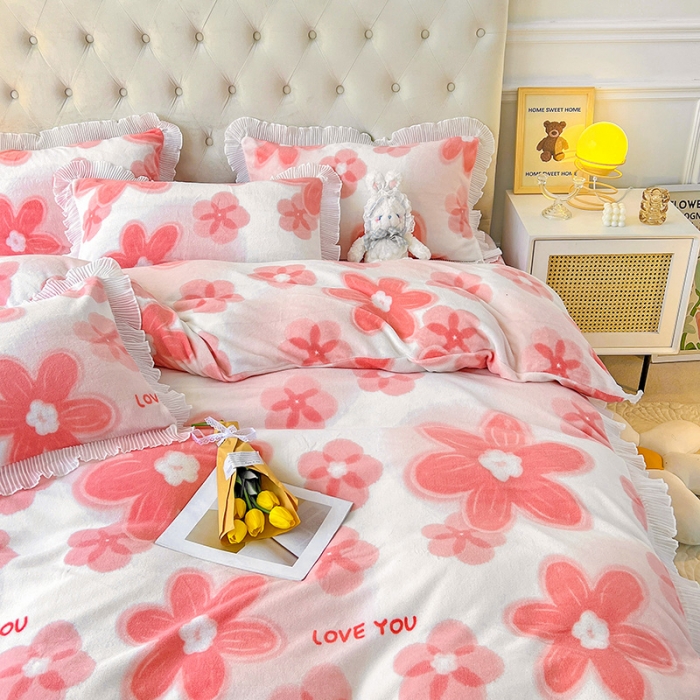 91家纺网 家纺一手货源 找家纺 澳梵  2022新款牛奶绒印花床盖三件套四件套 粉色花朵