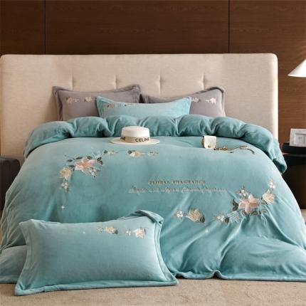 91家纺网 家纺一手货源 找家纺 名品优仓2022新款牛奶绒刺绣四件套-春暖花开 春暖花开（天空蓝）