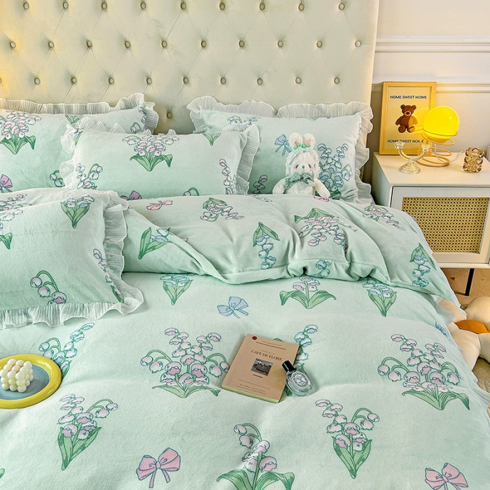 91家纺网 家纺一手货源 找家纺 澳梵  2022新款牛奶绒印花床盖三件套四件套 蓝铃花