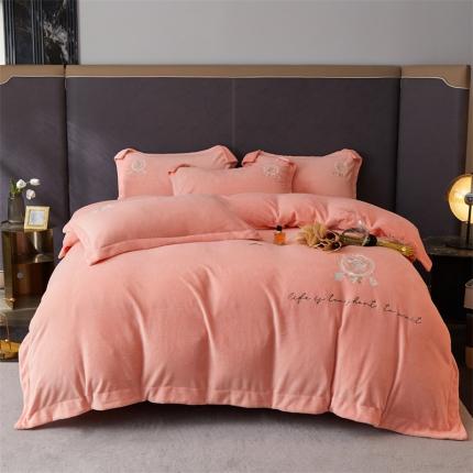 91家纺网 家纺一手货源 找家纺 名品优仓 2022新款200g牛奶绒刺绣四件套-唯美 桔粉