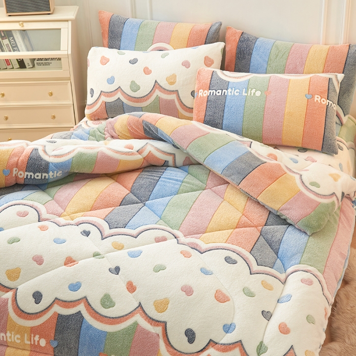 91家纺网 家纺一手货源 找家纺 被多多 2022新款高克重双面雪花绒印花冬被 爱心彩虹