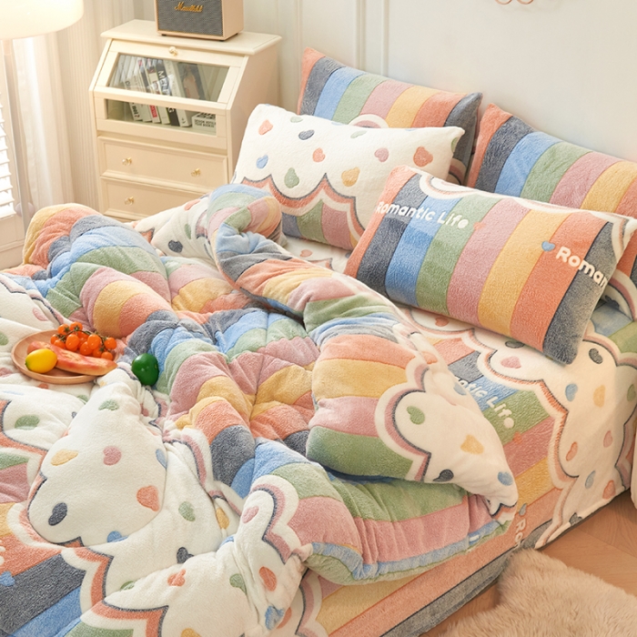 91家纺网 家纺一手货源 找家纺 被多多 2022新款高克重双面雪花绒印花冬被 爱心彩虹