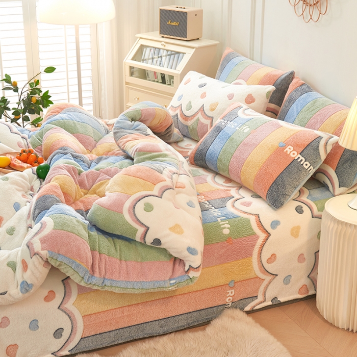 91家纺网 家纺一手货源 找家纺 被多多 2022新款高克重双面雪花绒印花冬被 爱心彩虹