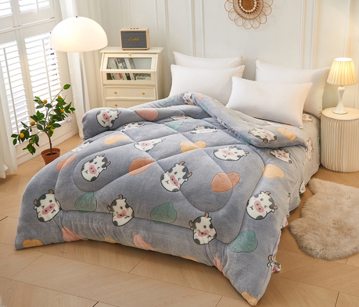91家纺网 家纺一手货源 找家纺 被多多 2022新款高克重双面雪花绒印花冬被 奶牛灰