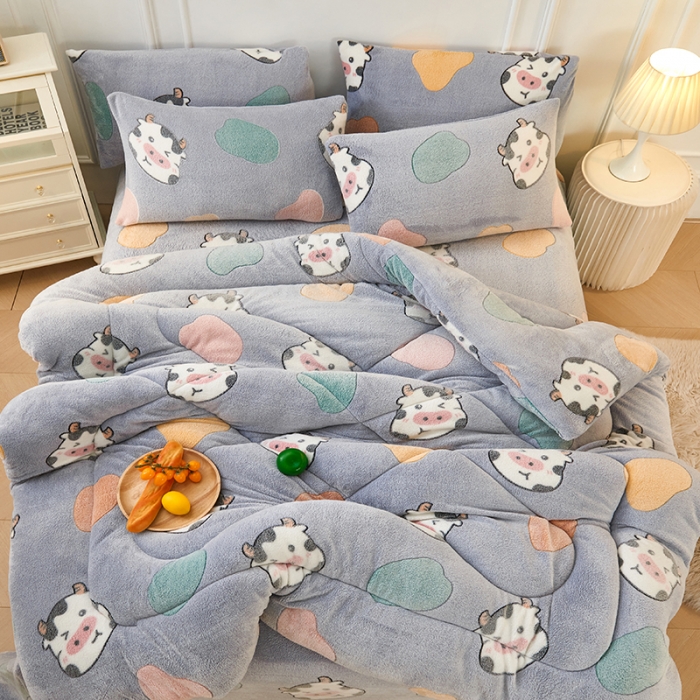 91家纺网 家纺一手货源 找家纺 被多多 2022新款高克重双面雪花绒印花冬被 奶牛灰