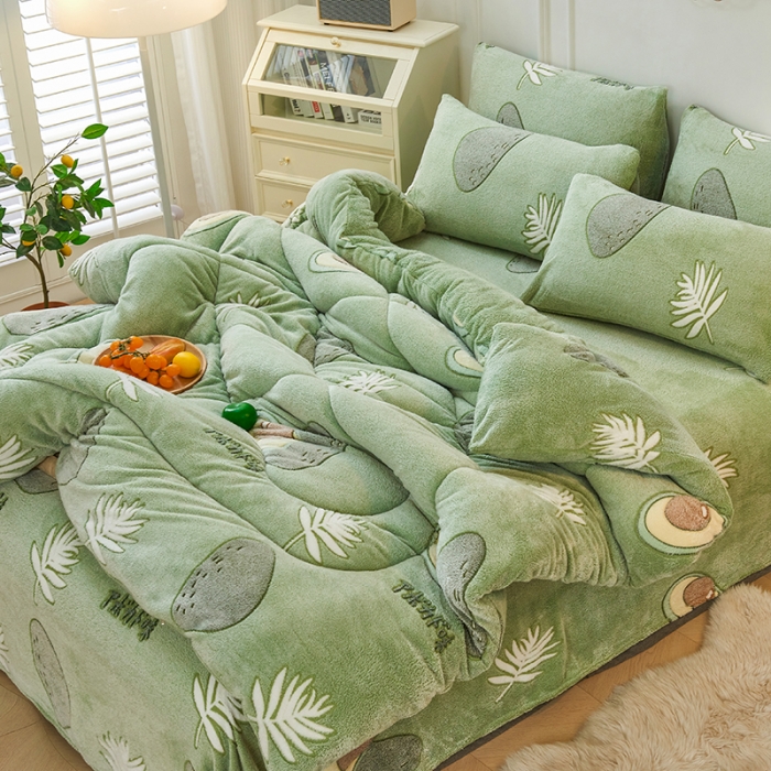 91家纺网 家纺一手货源 找家纺 被多多 2022新款高克重双面雪花绒印花冬被 牛油果