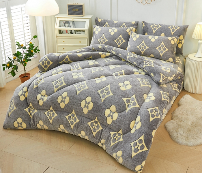 91家纺网 家纺一手货源 找家纺 被多多 2022新款高克重双面雪花绒印花冬被 四叶草