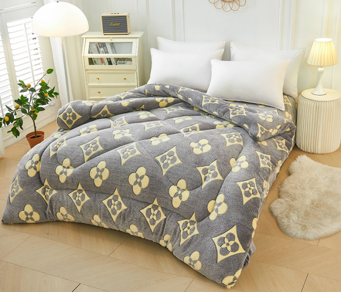 91家纺网 家纺一手货源 找家纺 被多多 2022新款高克重双面雪花绒印花冬被 四叶草
