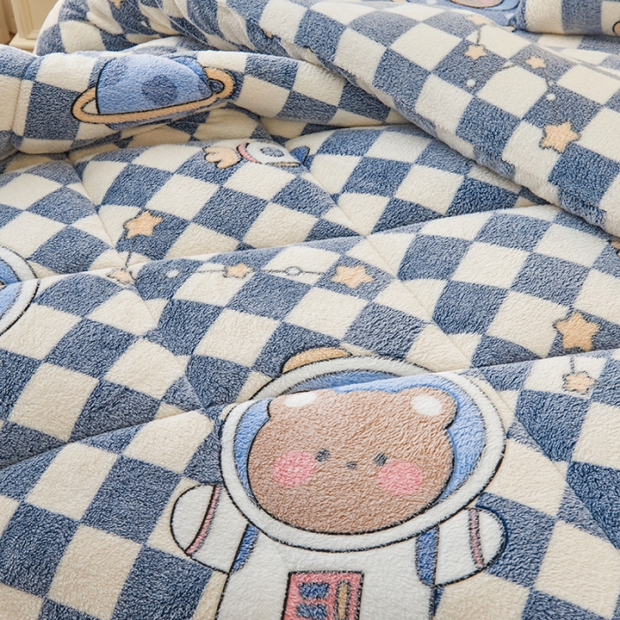 91家纺网 家纺一手货源 找家纺 被多多 2022新款高克重双面雪花绒印花冬被 太空漫游