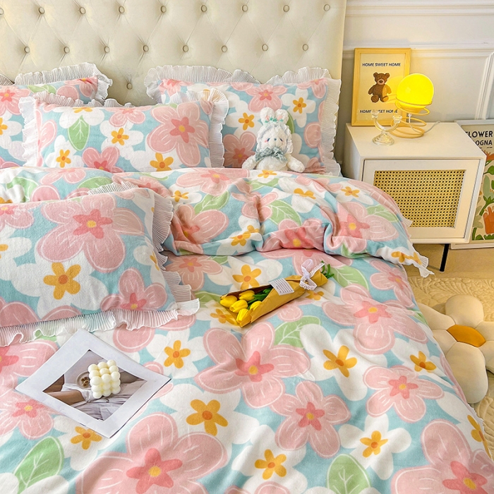 91家纺网 家纺一手货源 找家纺 澳梵  2022新款牛奶绒印花床盖三件套四件套 甜心花园