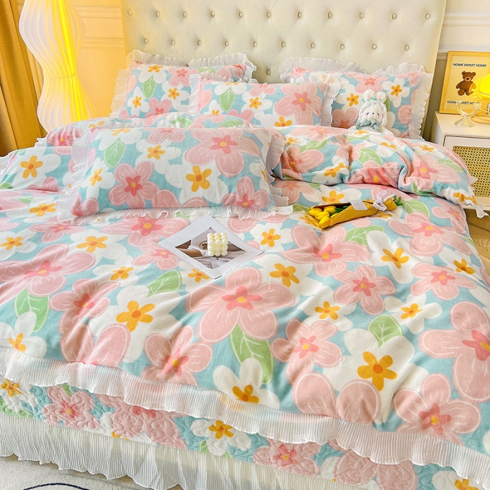 91家纺网 家纺一手货源 找家纺 澳梵  2022新款牛奶绒印花床盖三件套四件套 甜心花园