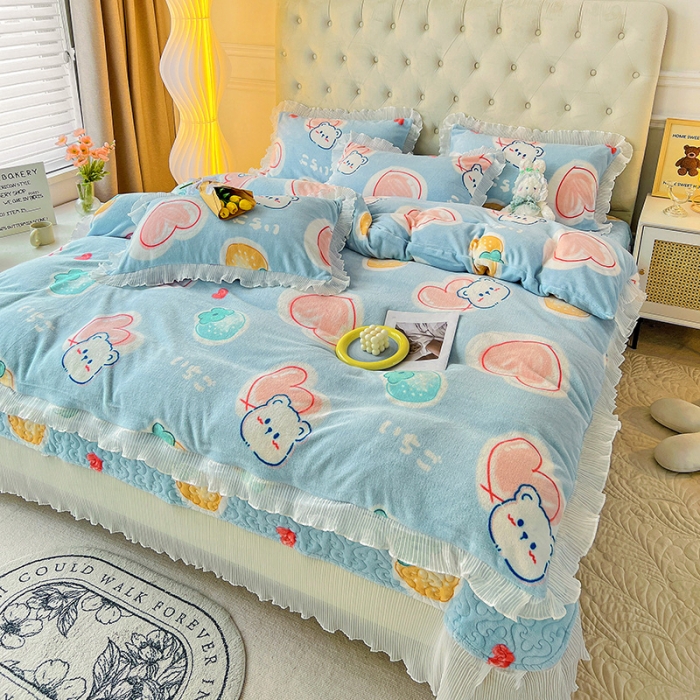 91家纺网 家纺一手货源 找家纺 澳梵  2022新款牛奶绒印花床盖三件套四件套 心心熊