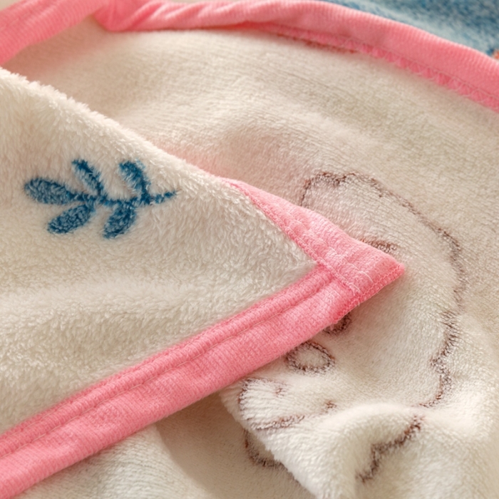 91家纺网 家纺一手货源 找家纺 慕尚2022新款雪花绒毛毯印花牛奶绒盖毯沙发午睡毯子草莓兔兔