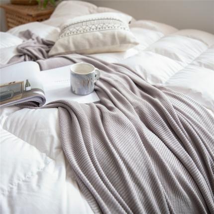 91家纺网 家纺一手货源 找家纺 暖绵绵家纺 新品竹纤维桑德拉针织毯子线毯 灰色