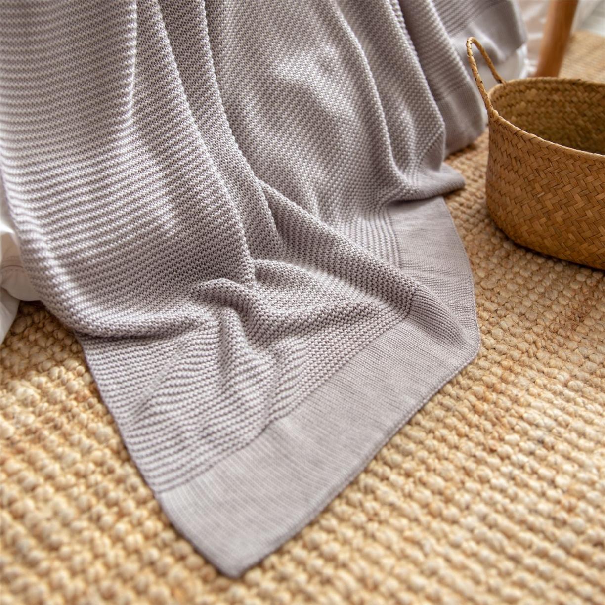 91家纺网 家纺一手货源 找家纺 暖绵绵家纺 新品竹纤维桑德拉针织毯子线毯 灰色