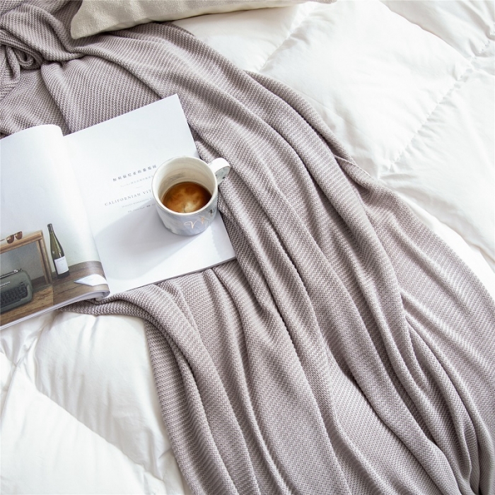 91家纺网 家纺一手货源 找家纺 暖绵绵家纺 新品竹纤维桑德拉针织毯子线毯 灰色