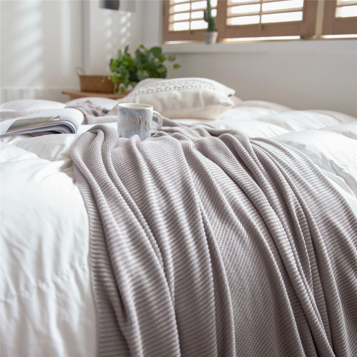 91家纺网 家纺一手货源 找家纺 暖绵绵家纺 新品竹纤维桑德拉针织毯子线毯 灰色