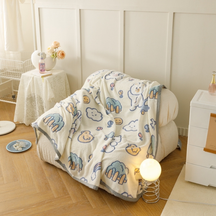 91家纺网 家纺一手货源 找家纺 慕尚2022新款雪花绒毛毯印花牛奶绒盖毯沙发午睡毯子动物巴士